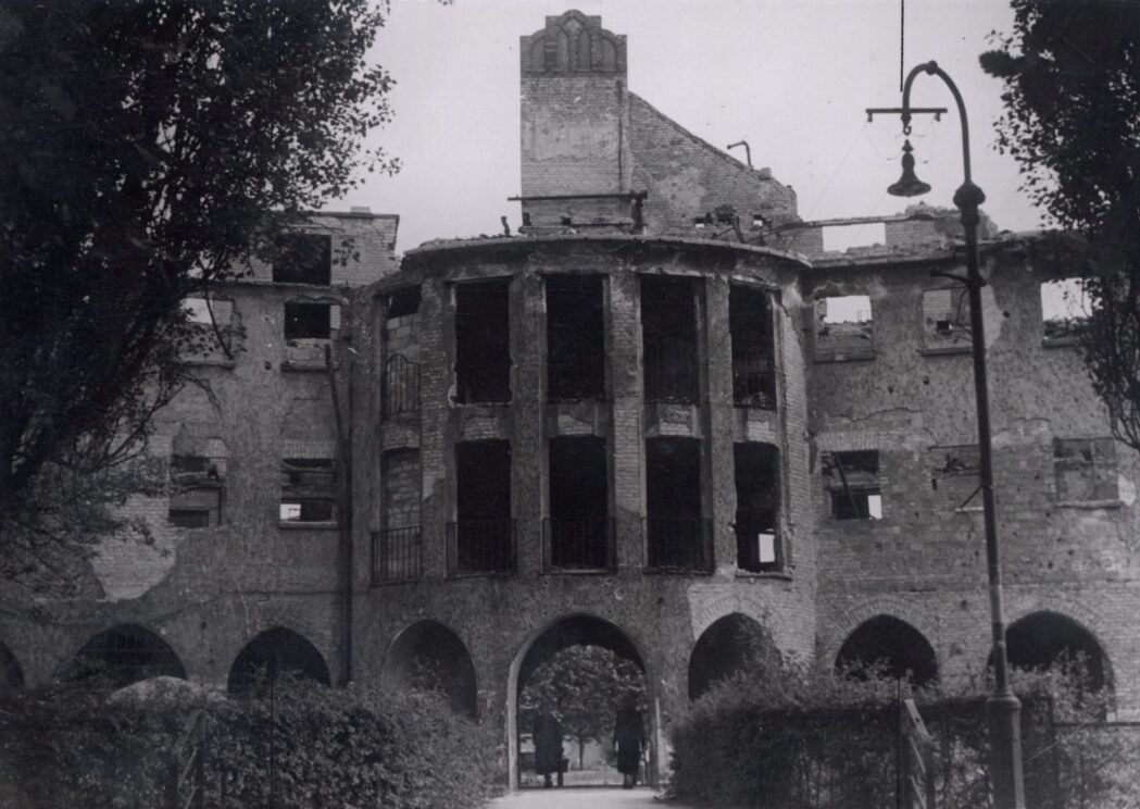 Stele 1 - Ledigenheim/Geschäftsstelle