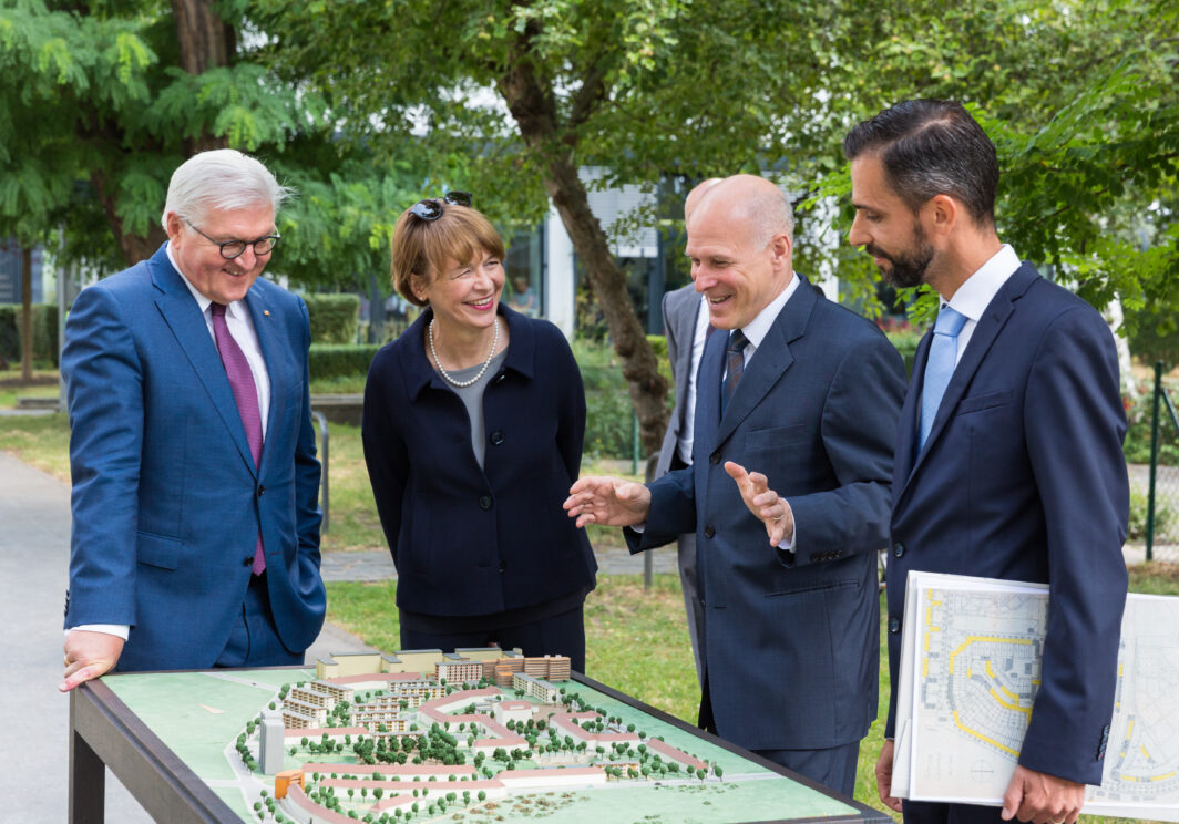 Stele 2 - Suttnerstraße