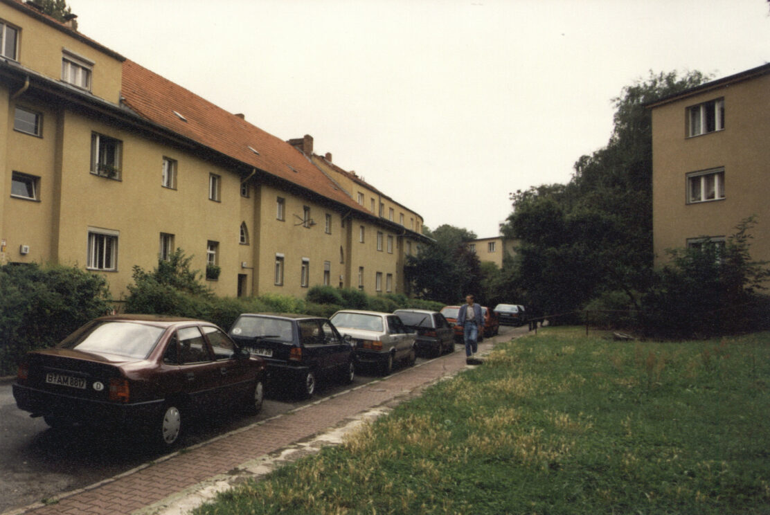 Stele 2 - Suttnerstraße