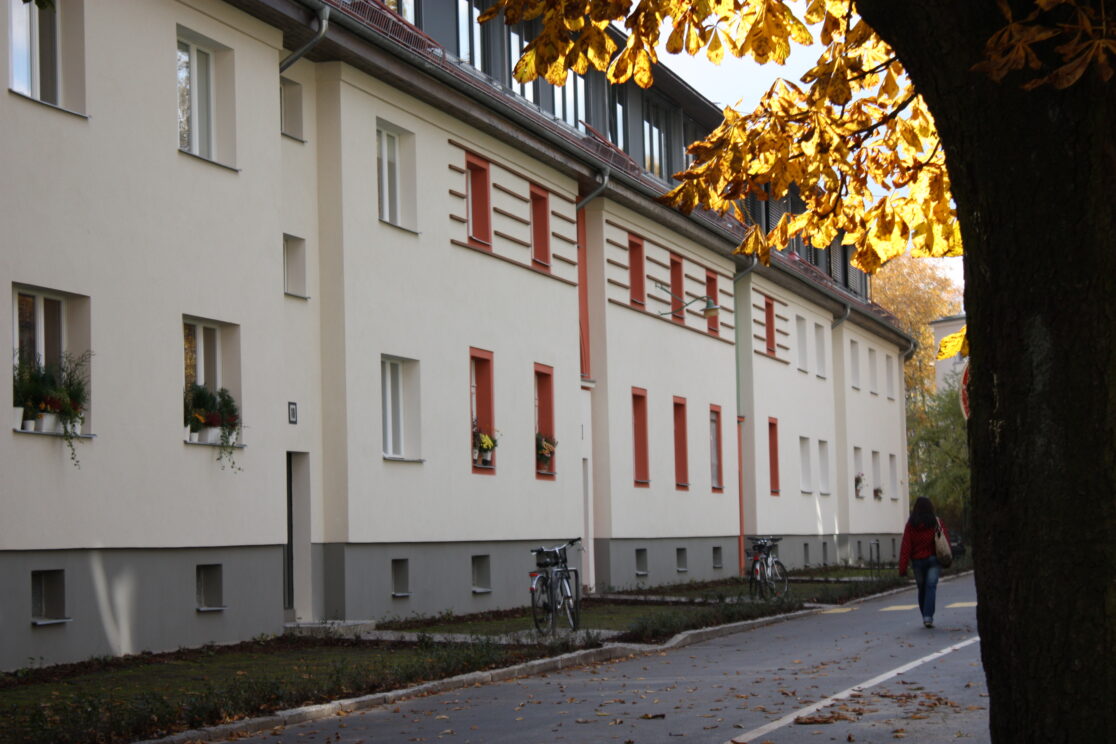 Stele 2 - Suttnerstraße