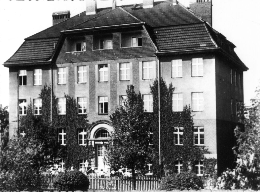 Stele 4 - Mietergärten/Schule