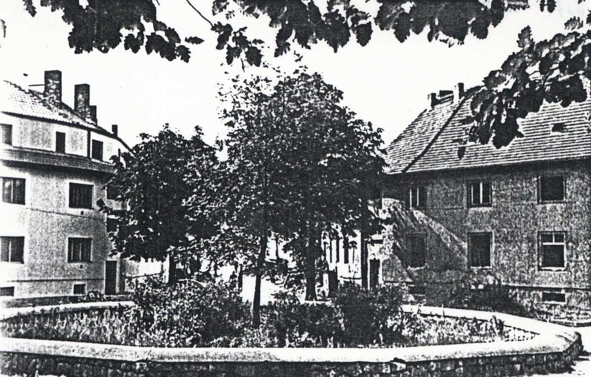 Stele 2 - Suttnerstraße